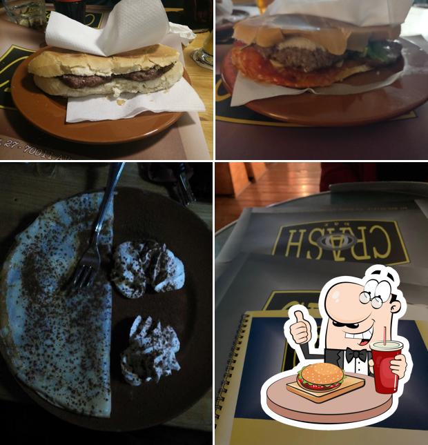 Prenditi un hamburger a Pub "Crash"