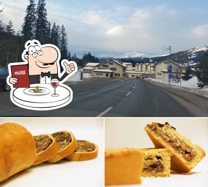 Tra le diverse cose da Bäckerei/Konditorei CASPARIN, Valbella si possono trovare la cibo e esterno