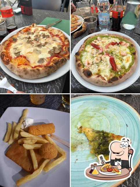 Scegli una pizza a La Preferita Pizza E Cucina