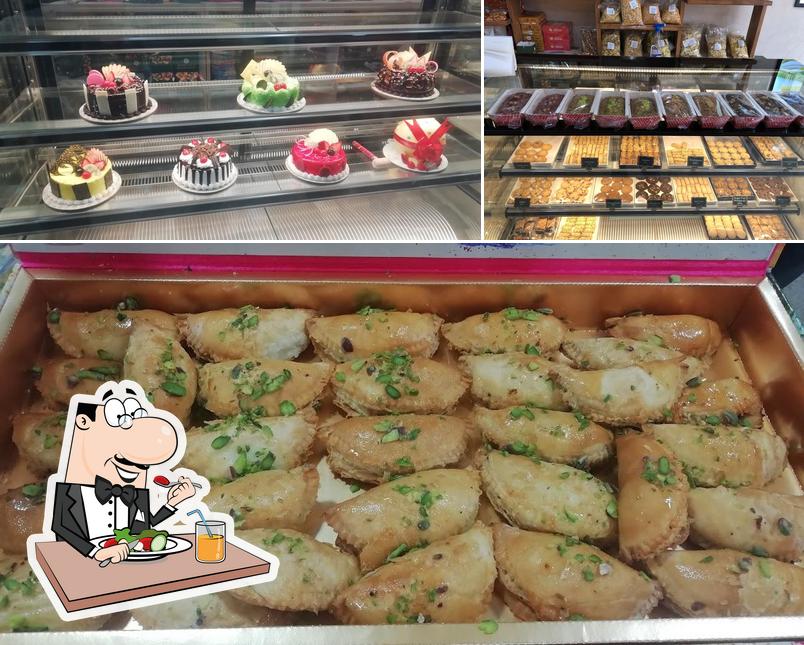 Food at Modern Tea & Modern Bakery, Engineering College Chauraha