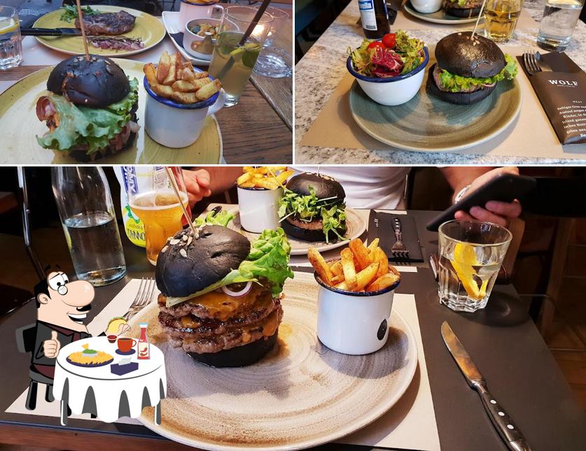 Prova un hamburger a Wolf Burger & Steak Bar