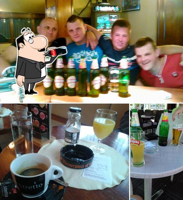 Goditi un drink dal menu