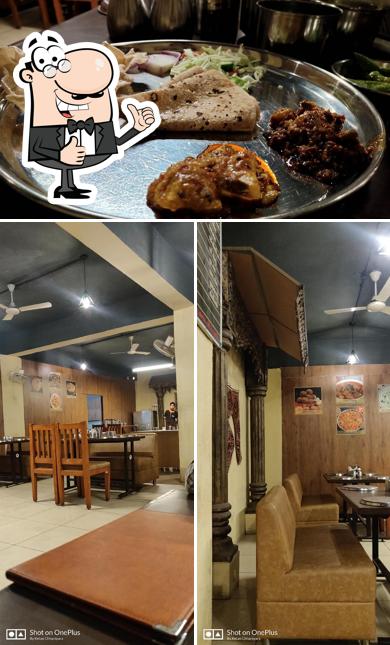 Look at this picture of Matuki Restaurant