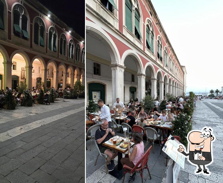 Guarda gli esterni di Pizzeria split