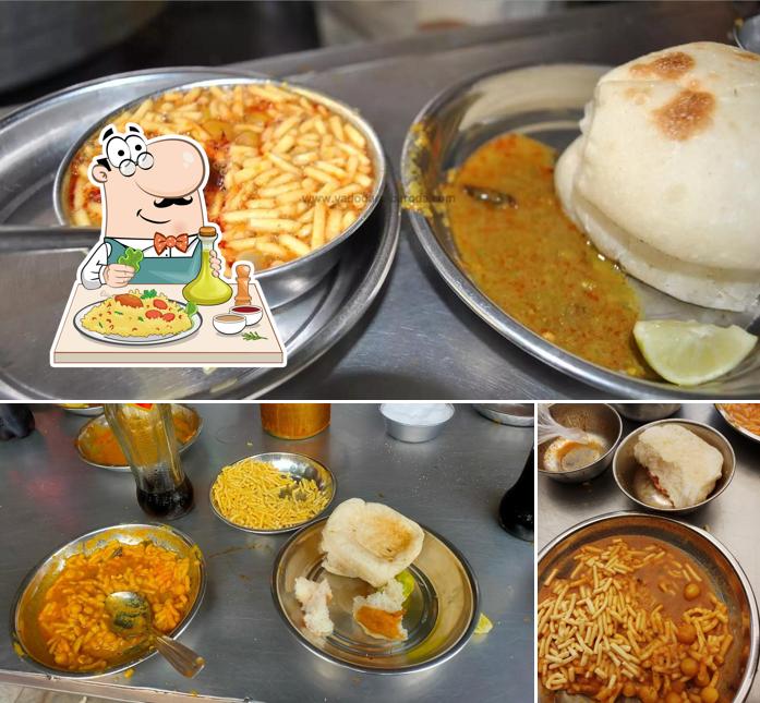 Food at Gunjan Sev Usal