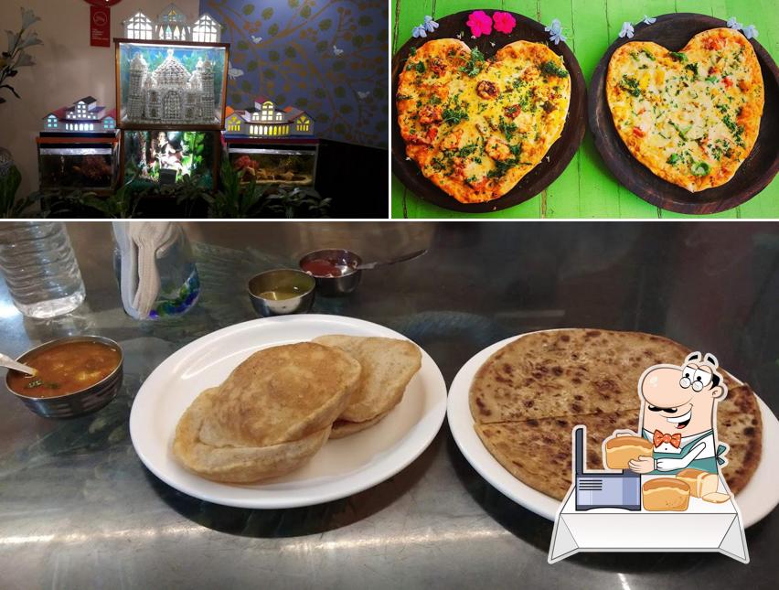 Garlic bread at Hotel Ashray