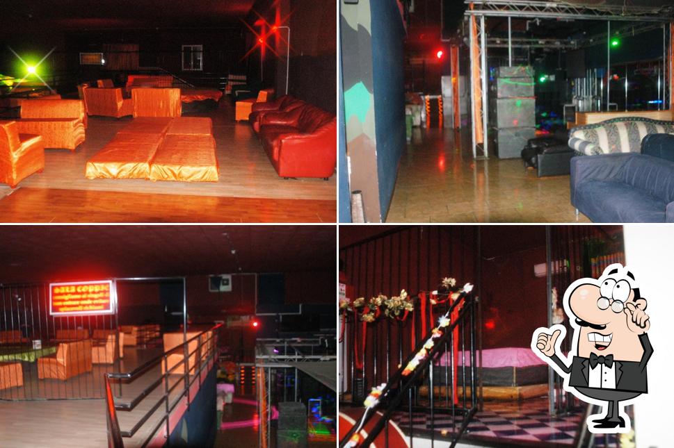 Dai un'occhiata agli interni di Club Privè Estasi
