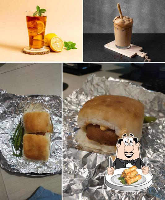 Spring rolls at MMV Mumbaiya Misal and Vadapav Vidhyanagar