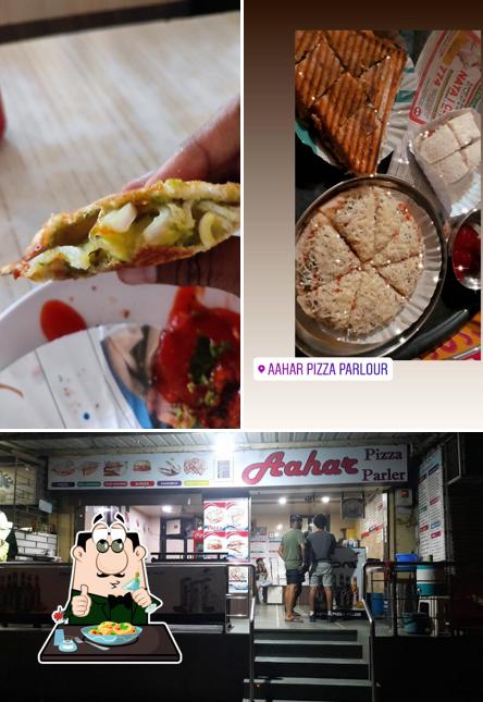 Food at Aahar Pizza Parlour