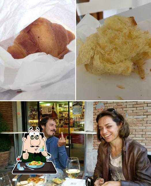 Bondolfi Cafe si caratterizza per la cibo e bancone da bar