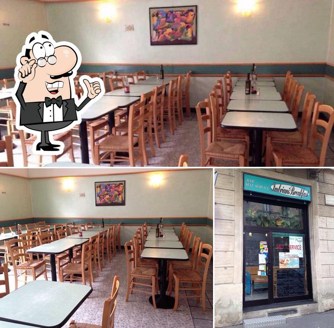 Tra le varie cose da Bar Self Service Imbriani Breakfast si possono trovare la interni e cibo