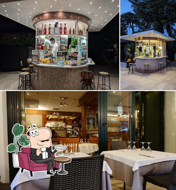 Siediti a un tavolo di Chiosco Gran viale