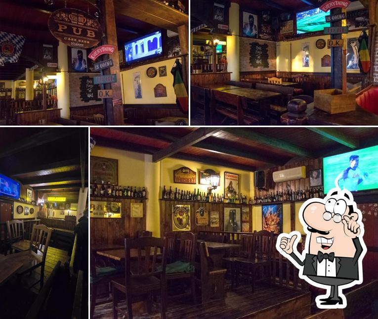 Siediti a un tavolo di Blues Bar Pub Pizzeria