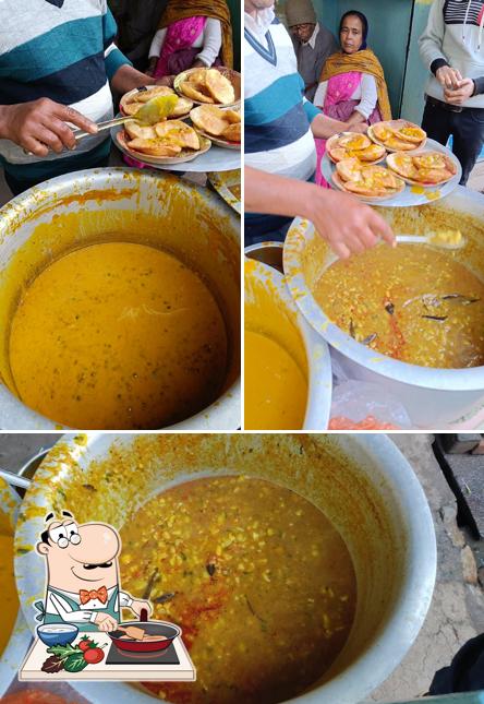 Chicken curry at Bhagabandas Keshri Shop