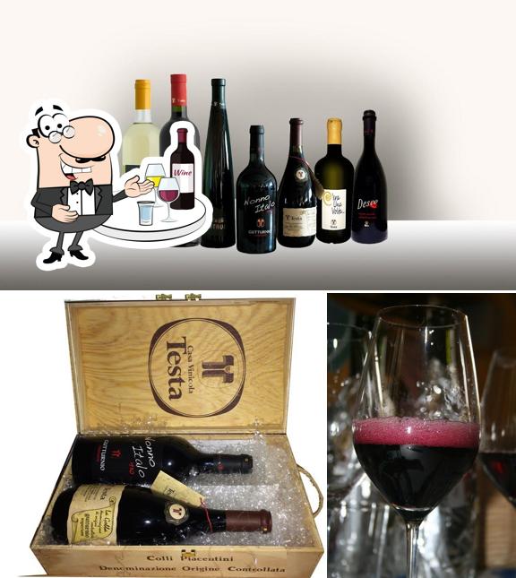 Casa Vinicola Cav. Italo Testa serve alcolici