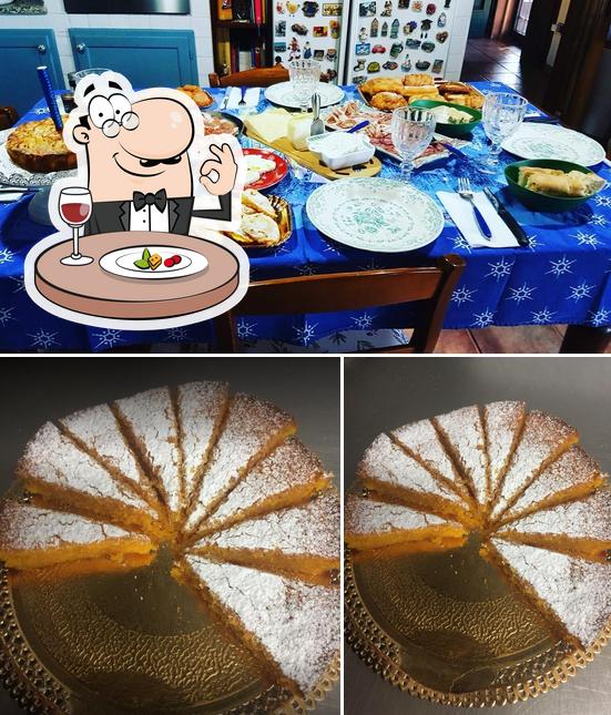 Guarda la immagine che raffigura la cibo e tavolo da pranzo di Panificio Pasticceria F.lli Partigiani