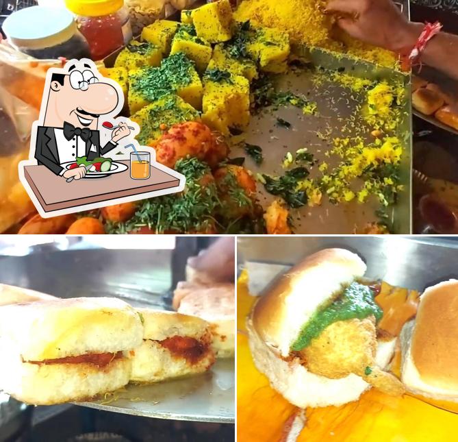 Food at Shankar vada pav