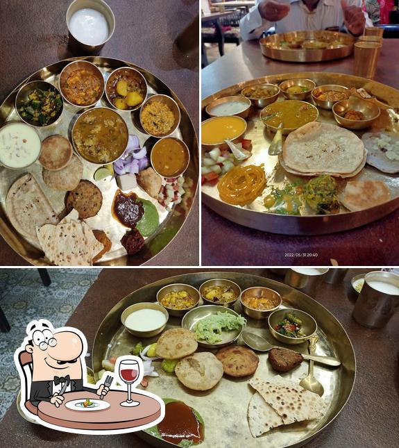Food at Marutinandan Thaal - Nikol