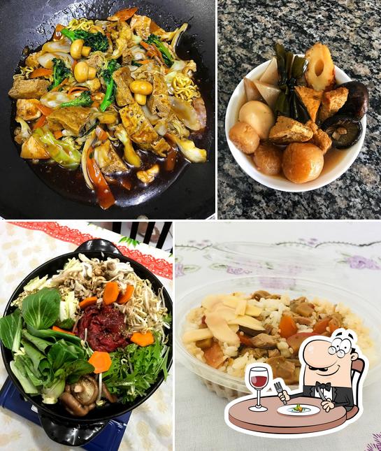 Platos en Yakisoba Hokkai