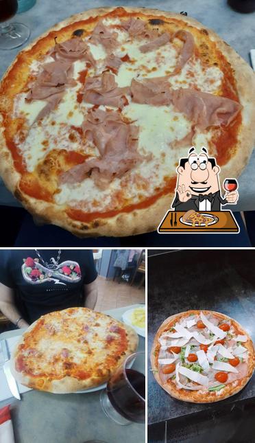 Ordina tra le molte varianti di pizza