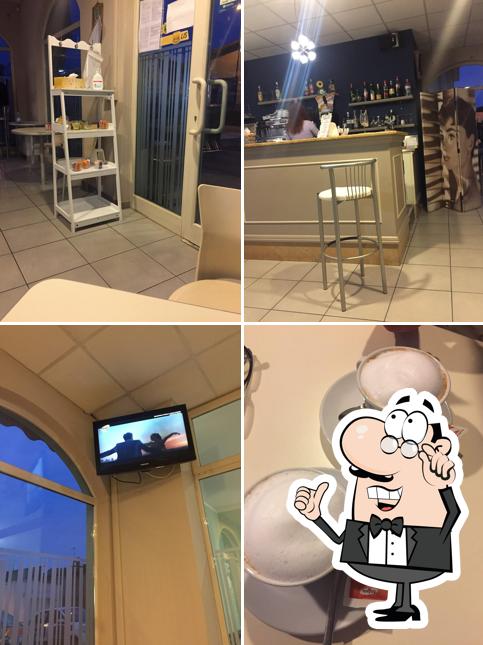 Gli interni di Café C'Est La Vie