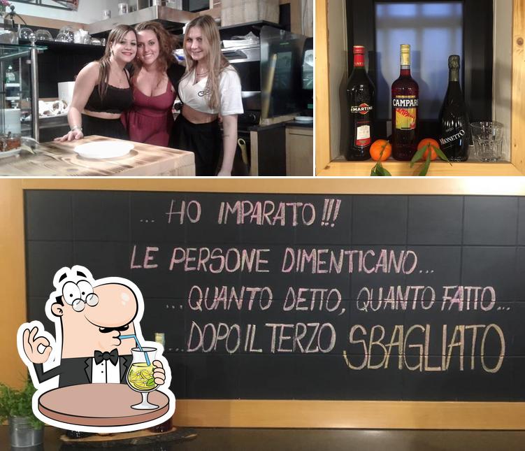 Garage Café si caratterizza per la bevanda e interni