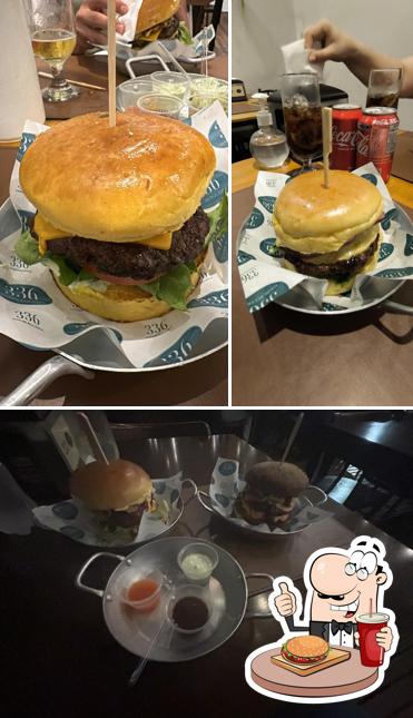 Consiga um hambúrguer no 336 Hamburgueria