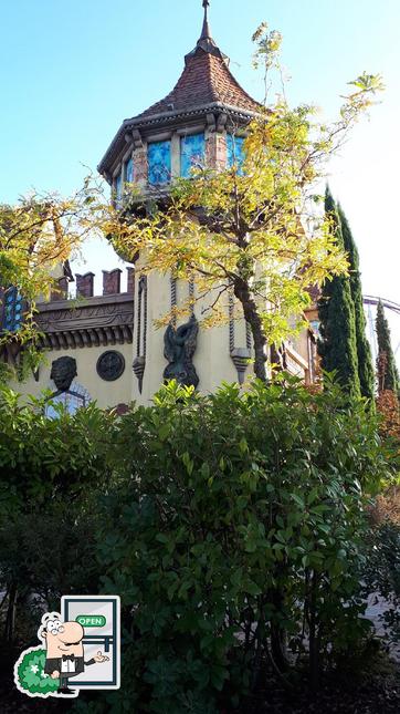 Guarda gli esterni di Il Castello