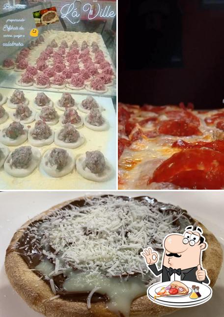 No La Ville Pizzaria e Esfiharia, você pode pedir pizza