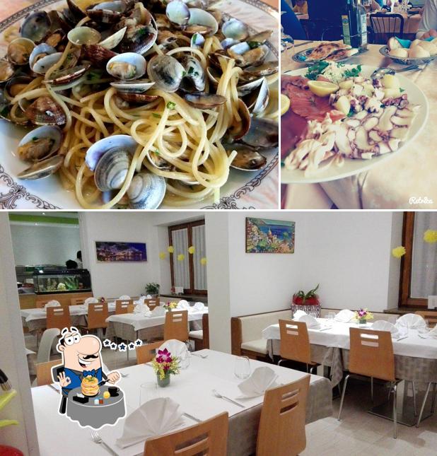 La Conchiglia si caratterizza per la cibo e interni
