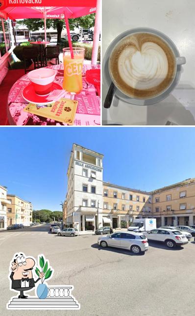 Guarda la immagine che presenta la esterno e cibo di Caffe Di Russo Latina