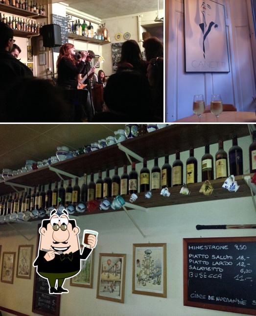 Goditi un drink a Cantina Canetti