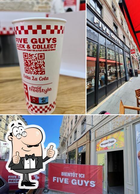 Voir la photo de Five Guys Lyon République