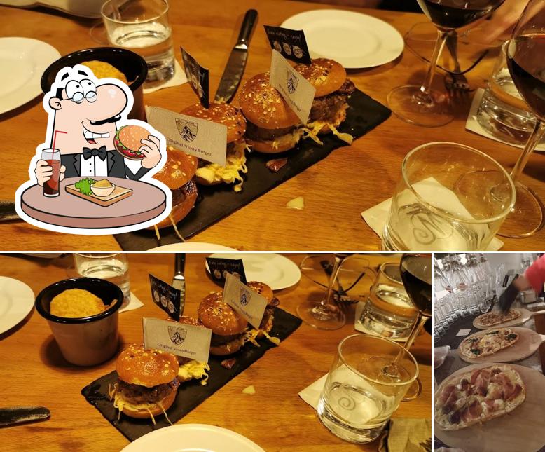Prova un hamburger a zur Schtund santaco