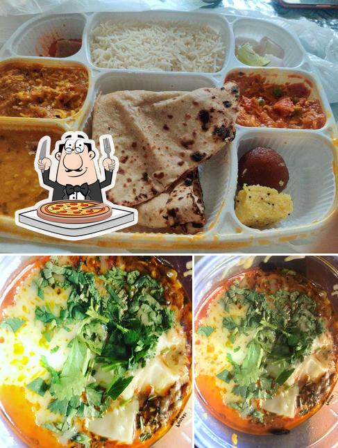 Order pizza at Anand Snacks