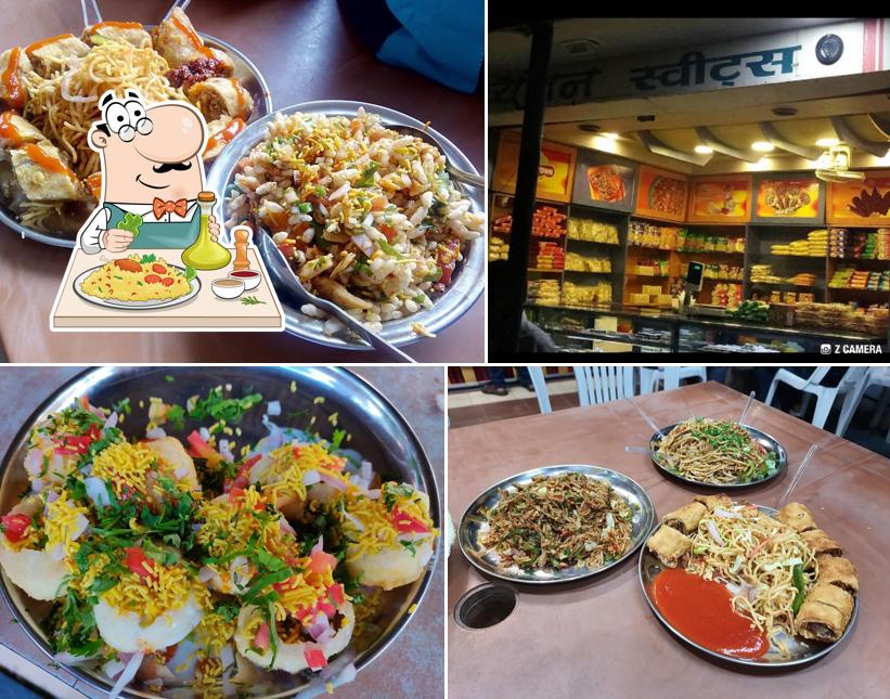 Food at New Vyanjan Sweets