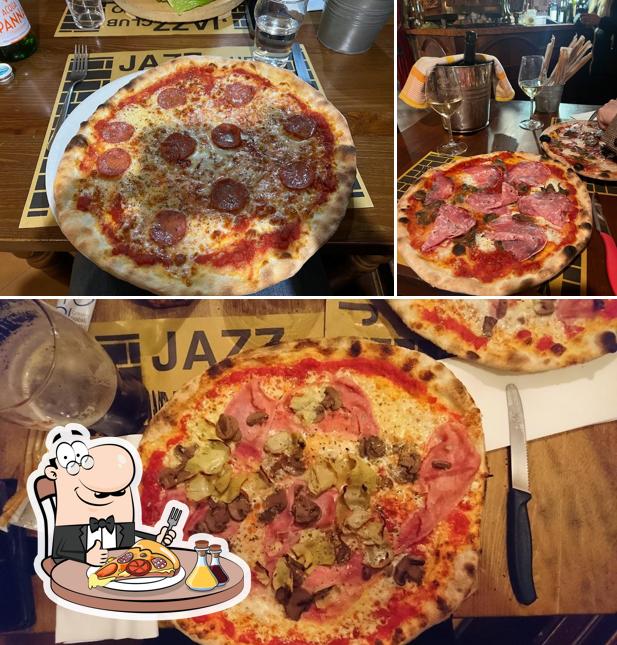 Scegli una pizza a Novecento Jazz Club 900