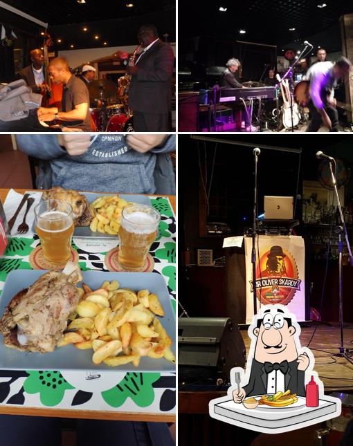 Ordina un piatto di patatine a Al Vapore