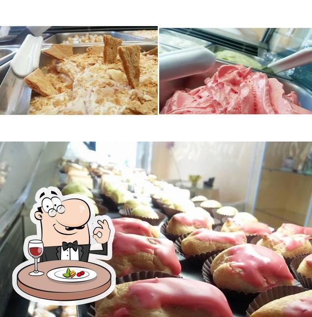 Platti al Pasticceria Nemesi