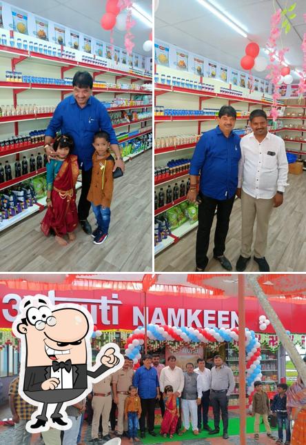 Aakruti namkeen