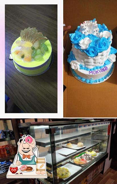 SUNRISE BAKERY CORNER offers a range of sweet dishes