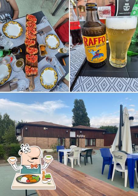 Tra le varie cose da Tipico si possono trovare la cibo e interni