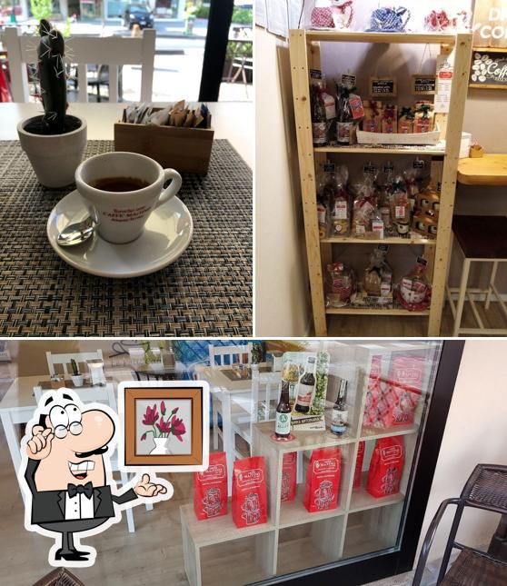 Gli interni di Le Petit Café