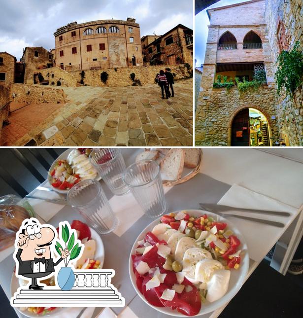 Tra le diverse cose da Pizzeria Crep-A-pelle si possono trovare la esterno e cibo