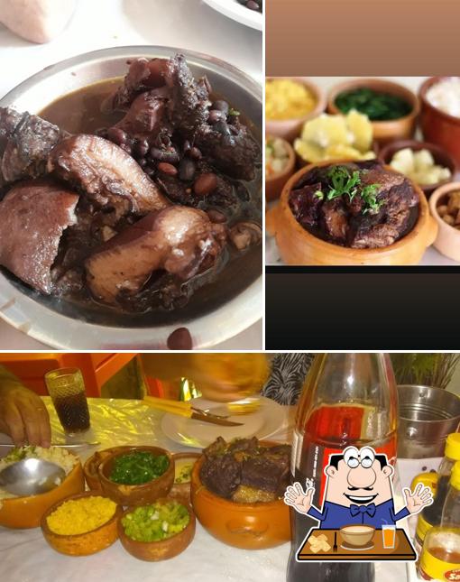 A Feijoada da Naza se destaca pelo comida e cerveja