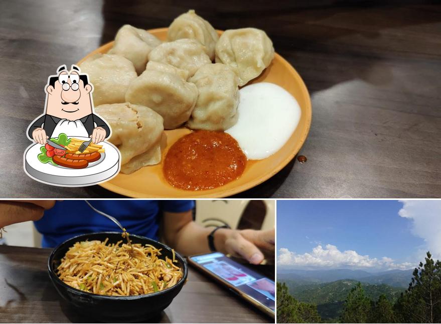 Among different things one can find food and exterior at Himalaya food court