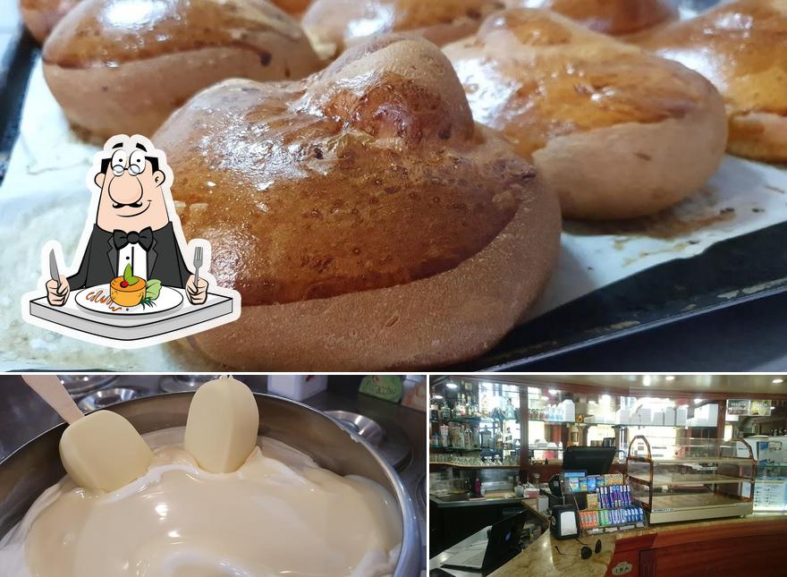 La foto della cibo e interni di Bar Gelateria Italia