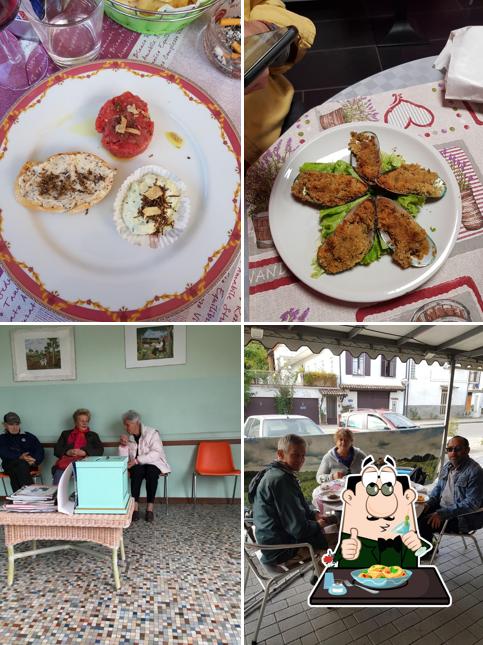 La cibo e interni del ristorante