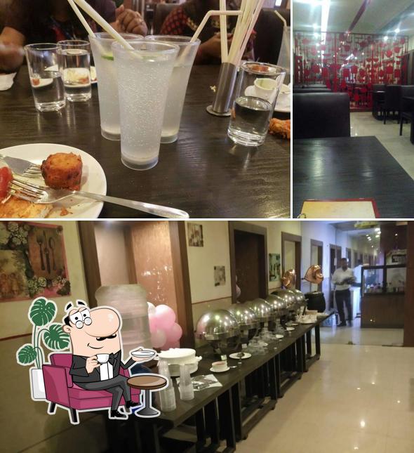 Check out how Fantastic Food Story looks inside
