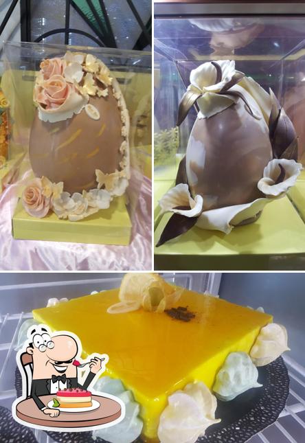 Mini Bar Gioia Tauro Pasticceria - Gelateria - Cornetteria serve un'ampia gamma di dessert